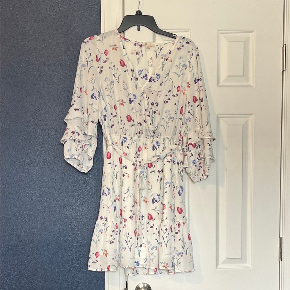 Gilli White Floral Mini Dress with Ruffle Sleeves